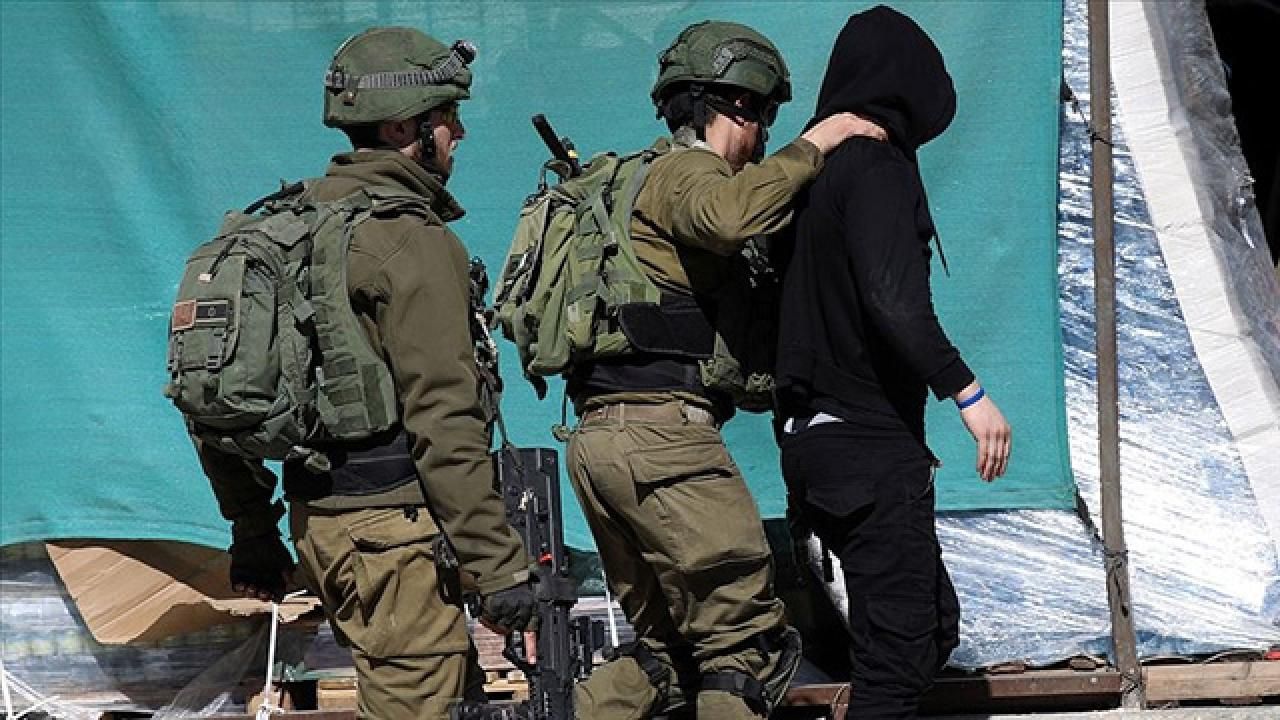 İsrail Batı Şeria ve Kudüs'te 7 Ekim'den beri 4 bin 860 Filistinliyi gözaltına aldı
