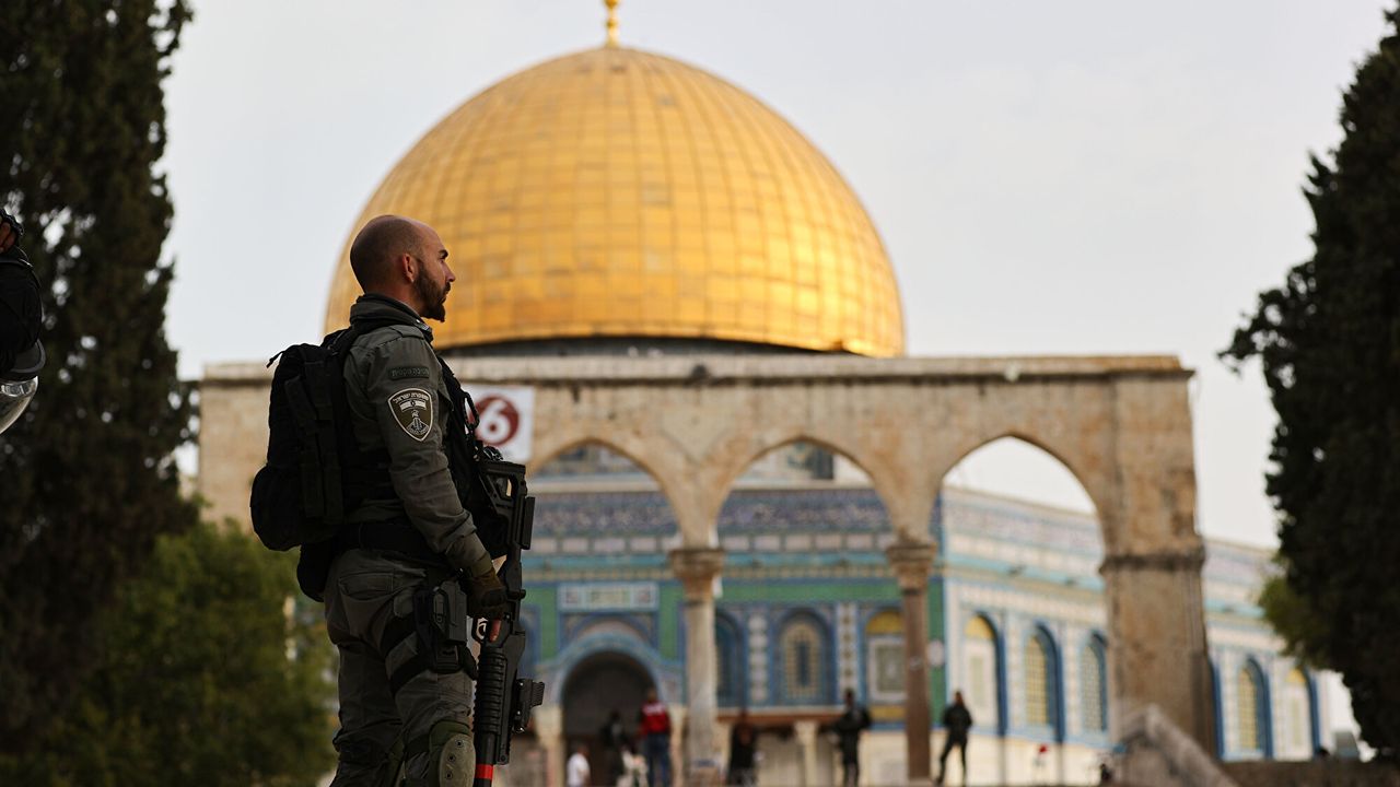 Hamas'tan Ramazan ayının ilk cuması Mescid-i Aksa üzerindeki ablukayı kırma çağrısı