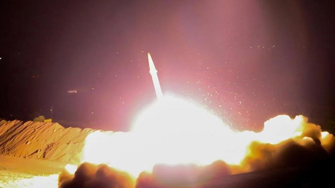 IRNA, İran'ın İsrail'e balistik füze saldırısı başlattığını öne sürdü