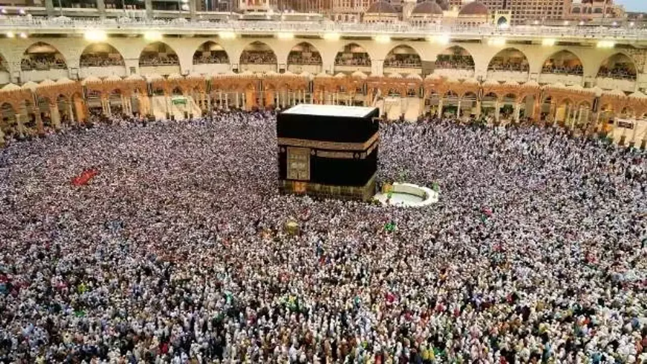 Suudi Arabistan, kutsal toprakları ziyaret edenler için soru-cevap hattı kuruyor