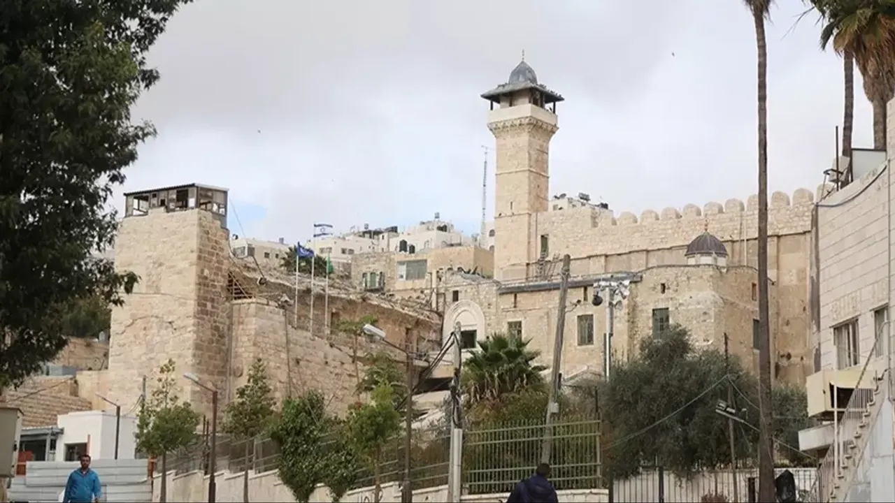 Filistin: El Halil'deki Harem-i İbrahim Camisi'nin Yahudileştirilme girişimlerine karşı uyarıyoruz
