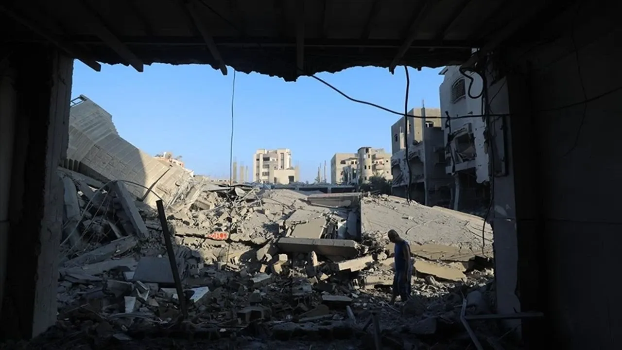 İsrail'in Gazze'ye düzenlediği saldırılarda 10 Filistinli daha şehit oldu