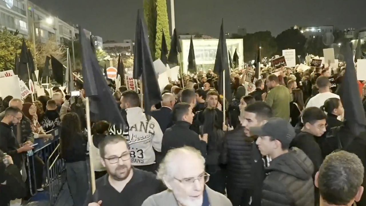 Kara sancaklı yürüyüş: Filistinli vatandaşlar güvenlik ve adalet istiyor