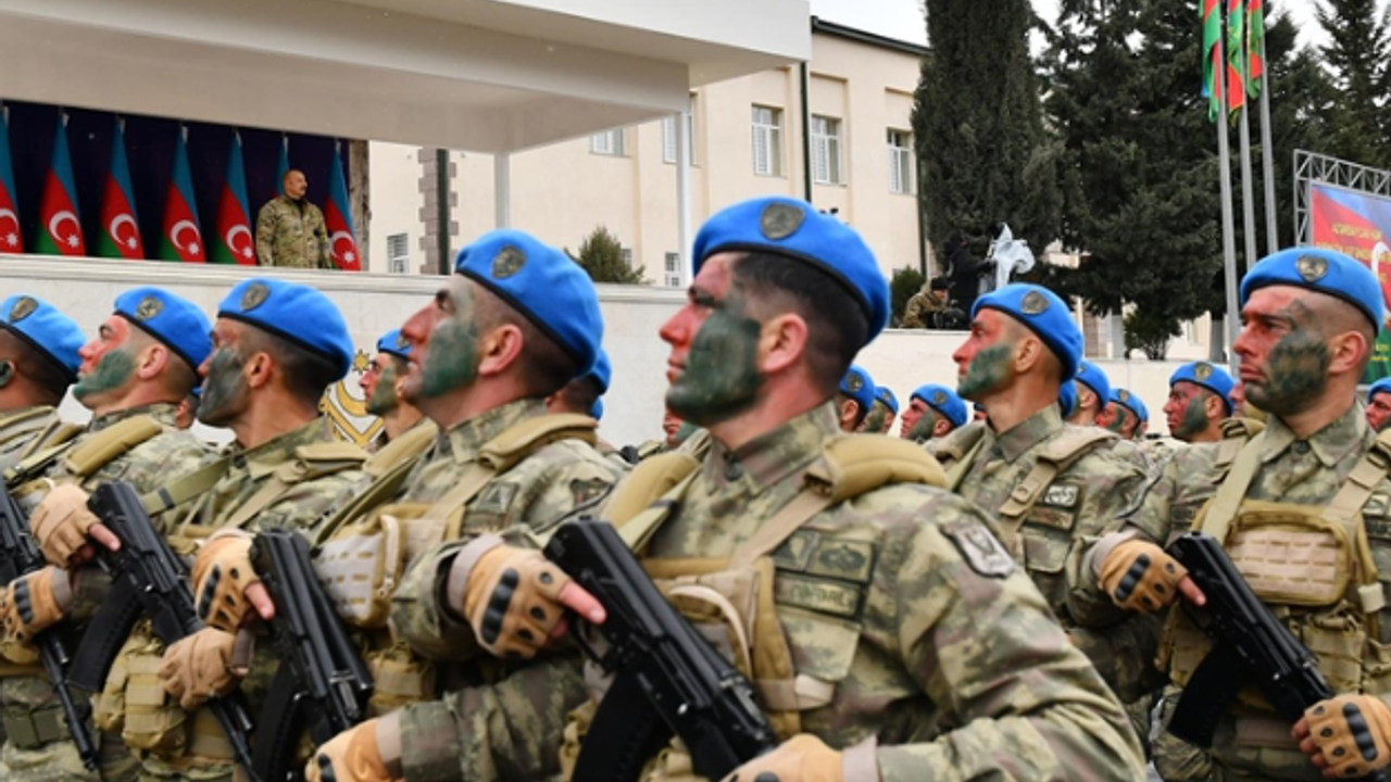 Azerbaycan, Ermenistan'ın saldırısına karşılık verdi