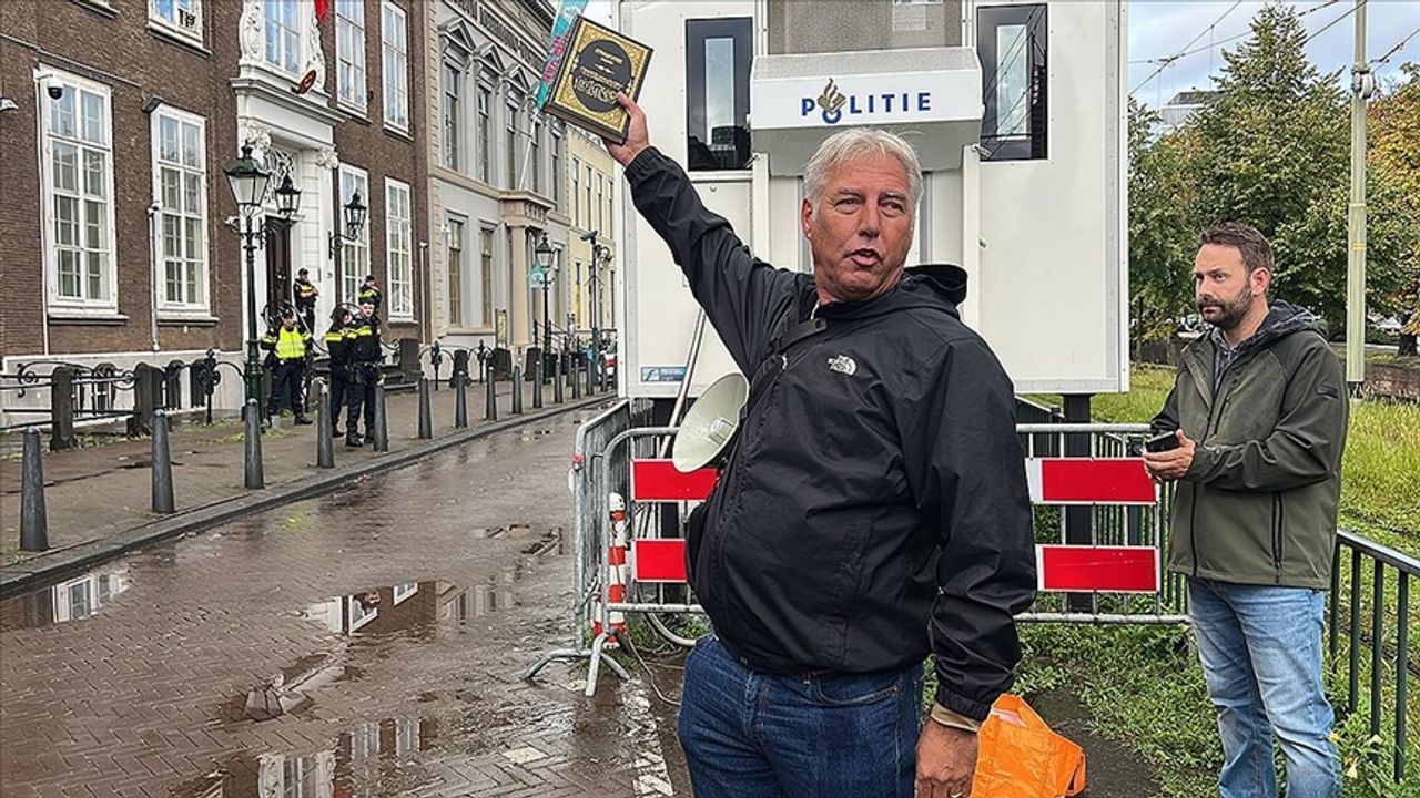 Hollanda'da Kur'an-ı Kerim'e saldırı