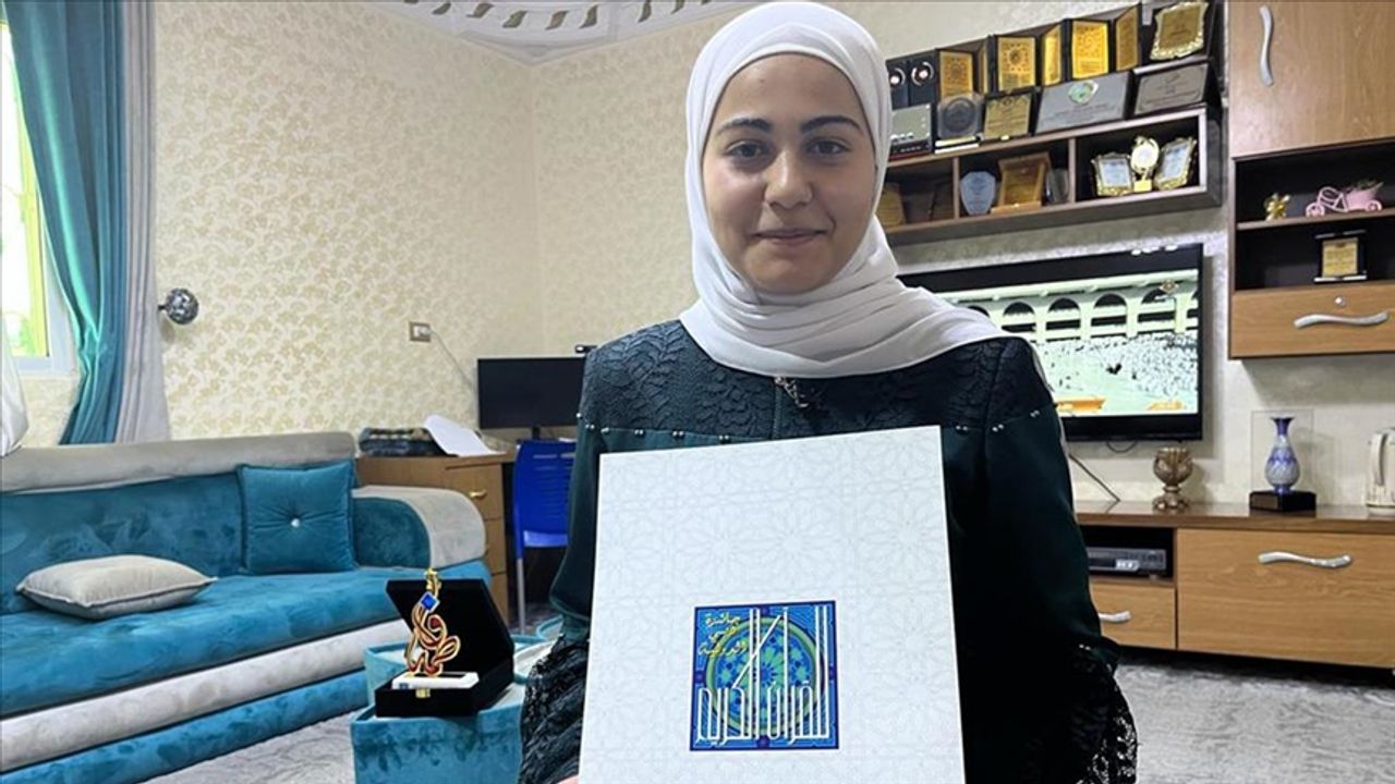 Dünya birincisi kadın hafızdan Kur'an-ı Kerim yakanlara mesaj