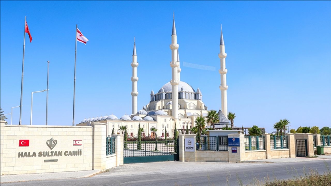 KKTC'de Hilye-i Şerif sergisi ve konferansı düzenlendi
