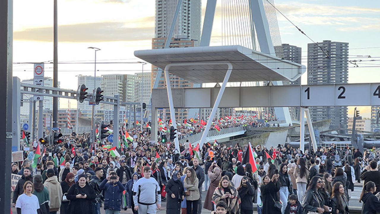 Hollanda’da Filistin’e destek gösterisi düzenlendi