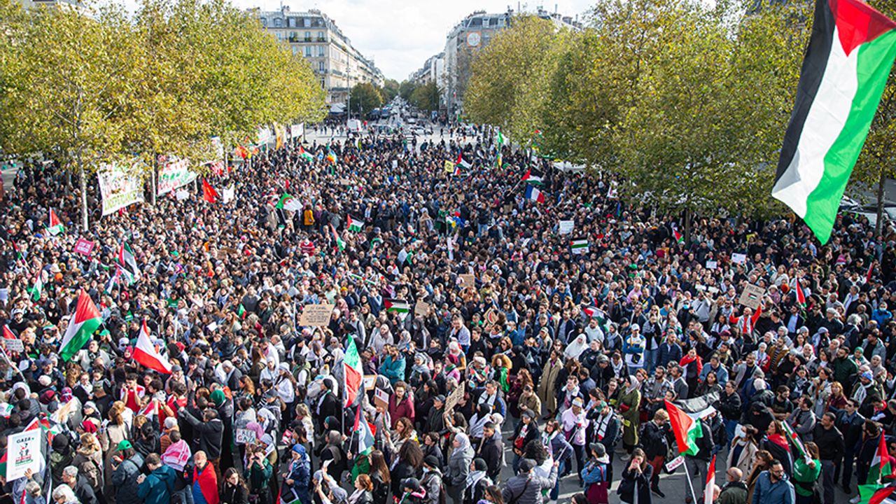 Paris'te Filistin'e destek gösterisi düzenlendi