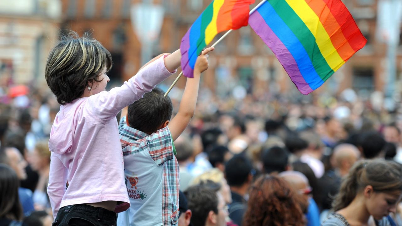 Batı, Türkiye'deki LGBT derneklerini ne kadar fonladı