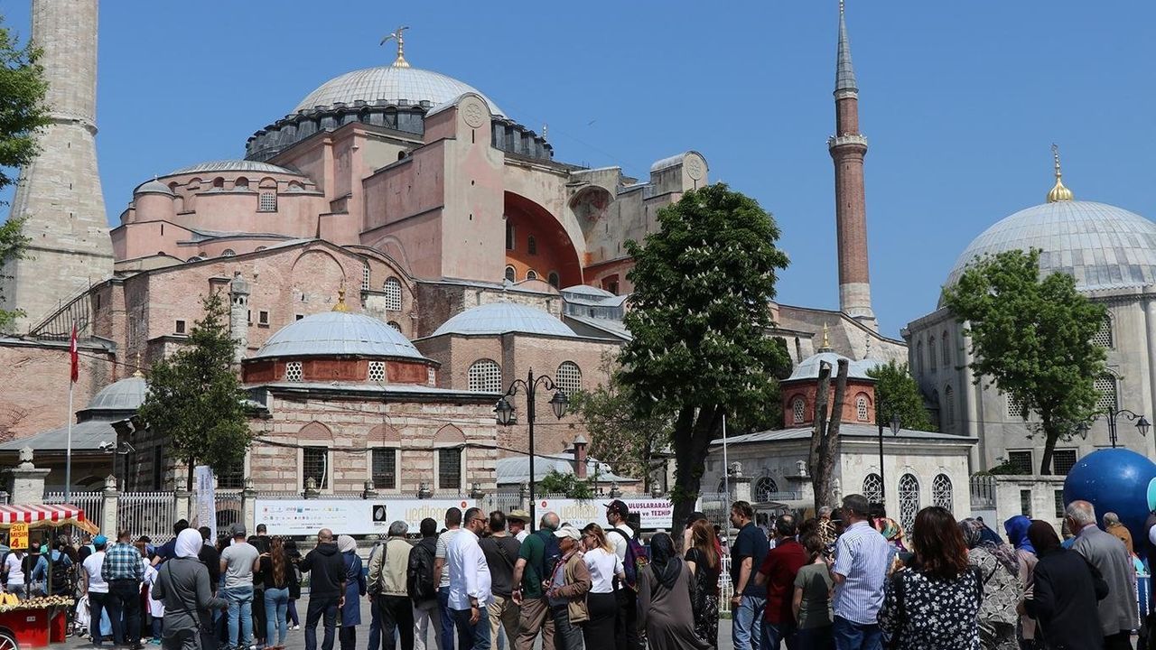 Ayasofya, turistlere artık ücretli