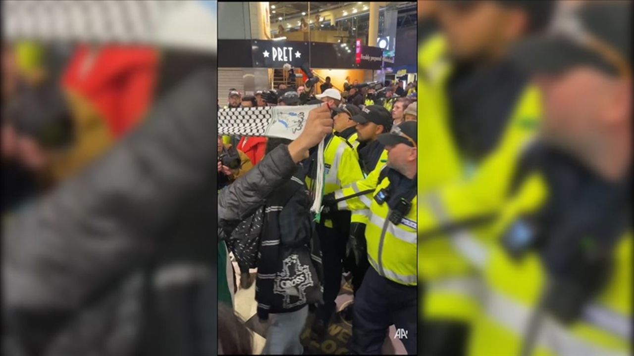 Londra'da Filistin'e destek eylemine polis müdahale etti