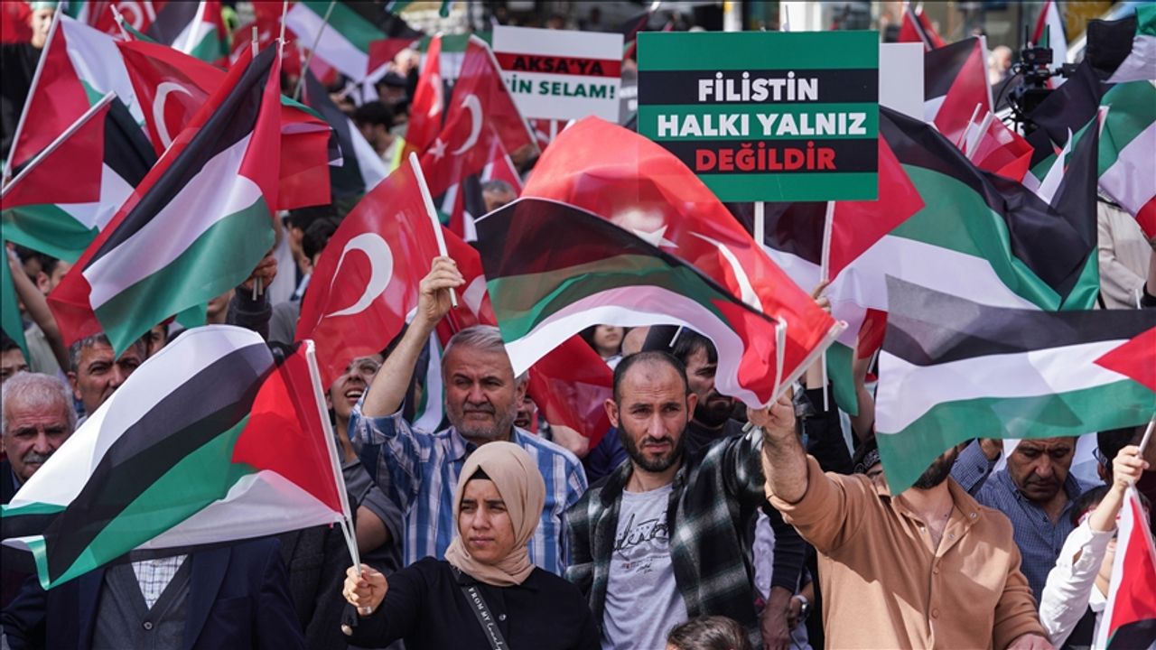 Türkiye'nin birçok kentinde 12 Kasım'da "El Ele Gazze Şeridi" eylemi düzenlenecek
