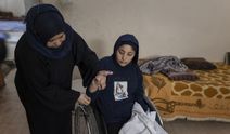 Gazzeli çocuk, yeniden yürüyebilmeyi hayal ediyor