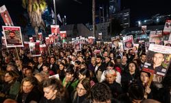 İsrailli esir yakınları Kudüs ve Tel Aviv'de gösteri düzenledi