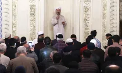 Diyanet İşleri Başkanı Erbaş, ilk teravih namazını Hacı Bayram-ı Veli Camii'nde kıldırdı