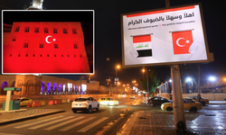 Cumhurbaşkanı Erdoğan'ın ziyareti öncesi Erbil caddeleri Türk bayrakları ile donatıldı