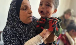İsrail saldırısında ağır yaralanan Filistinli bebek için Gazze dışında tedavi imkanı aranıyor