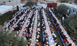 İHH, Suriye'de 60 bin kişiye iftar verdi