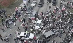 ABD'de Filistin'e destek gösterisinde protestocuların üzerine aracını süren kişi gözaltına alındı