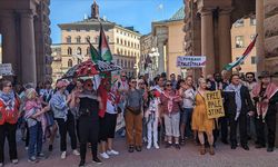 İsveç Parlamentosu önünde hükümetin İsrail'e desteği protesto edildi