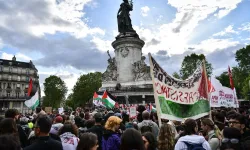 Paris'teki Filistin destekçileri Nekbe'nin 76. yılında gösteri düzenledi