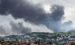 Yeni Kaledonya'da 2 okul kundaklandı, 1 okul yağmalandı