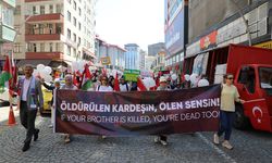 Rize'de öğretmen ve öğrenciler "sessiz yürüyüş"le İsrail'i protesto etti