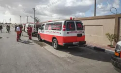 Kızılay, saldırılar nedeniyle Han Yunus'taki binasını boşalttı