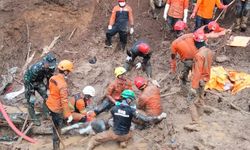 Endonezya'da madenindeki heyelanda vefat edenlerin sayısı 23'e çıktı