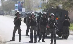 İsrail, Batı Şeria'da düzenlediği baskınlarda 11 Filistinliyi gözaltına aldı