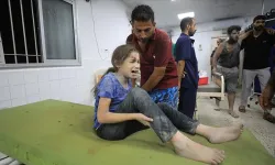 Gazze'de iki eve İsrail'in saldırıları sonucunda çok sayıda Filistinli şehit oldu
