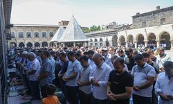 Diyarbakır'da İsmail Haniye için gıyabi cenaze namazı kılındı