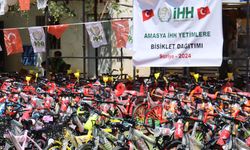 İHH, 1300 yetime bisiklet hediye etti