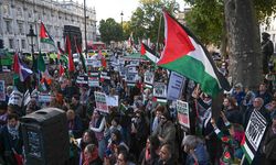 İsrail'in el-Mevasi'de sivillere yönelik saldırısı Londra'da protesto edildi