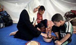 Gazzeli İman, İsrail saldırılarının getirdiği zorluklarla karşı karşıya