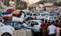 Lübnan'dan kaçan binlerce kişi, Suriye'de Esed rejiminin boşalttığı şehirlere geliyor