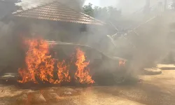 Filistin topraklarını gasbeden İsrailliler, Batı Şeria'da 6 aracı ateşe verdi