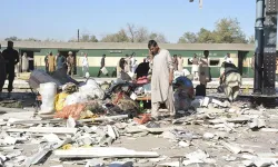 Pakistan'da tren istasyonunda meydana gelen patlamada 26 kişi yaşamını yitirdi