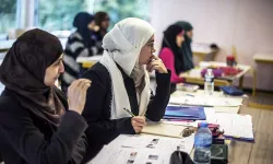 Avusturya’da kız çocuklarına başörtüsü yasağı getirilmesi planlanıyor