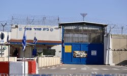 İsrail, Ofer Hapishanesi'ndeki Filistinli mahkumlara yönelik saldırı ve ihlallerini artırdı