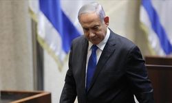 İsrailli esirleri kaderine terk etmekle suçlanan Netanyahu, mahkeme salonunda protesto edildi