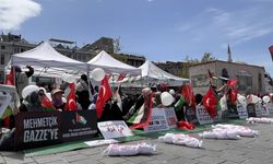 İstanbul'da İHH'li kadınlar, Filistinlilere destek için oturma eylemine başladı