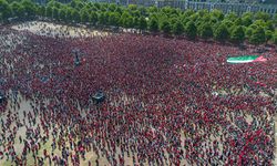Hollanda'da, hükümetin İsrail politikasına tepki gösterildi
