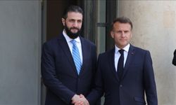 Ahmed Şara ile görüşen Macron'dan İsrail'in Suriye'ye yönelik saldırılarına tepki