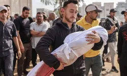 İngiltere, İsrail'in Gazze'de soykırım yapmadığını savundu