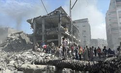 İsrail'in Gazze'ye saldırılarında şehit sayısı 52 bin 418'e yükseldi