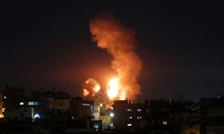 İsrail, kara saldırılarını genişlettiği Gazze'ye hava bombardımanlarını da yoğunlaştırıyor