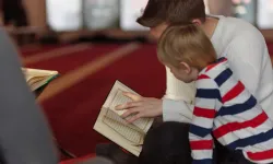 Cuma hutbesinde uyarı: Gençlerimiz tehdit altında