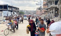İsrail, Gazze'nin kuzeyinden güneye sürdüğü Filistinlilerin evlerine dönmesine izin vermiyor